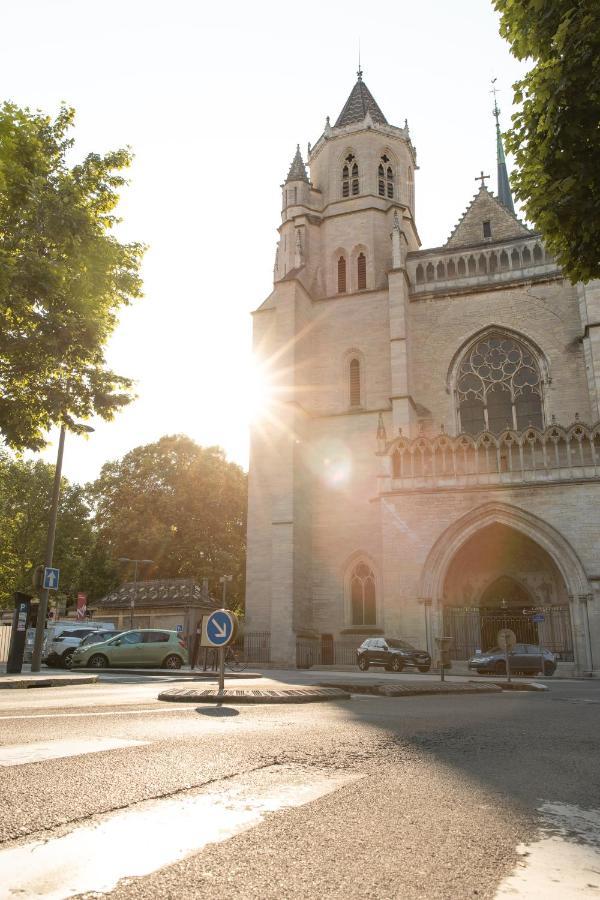 Suite Montrachet 4 Personnes Vue Cathedrale 1 Place De Parking Digione Esterno foto