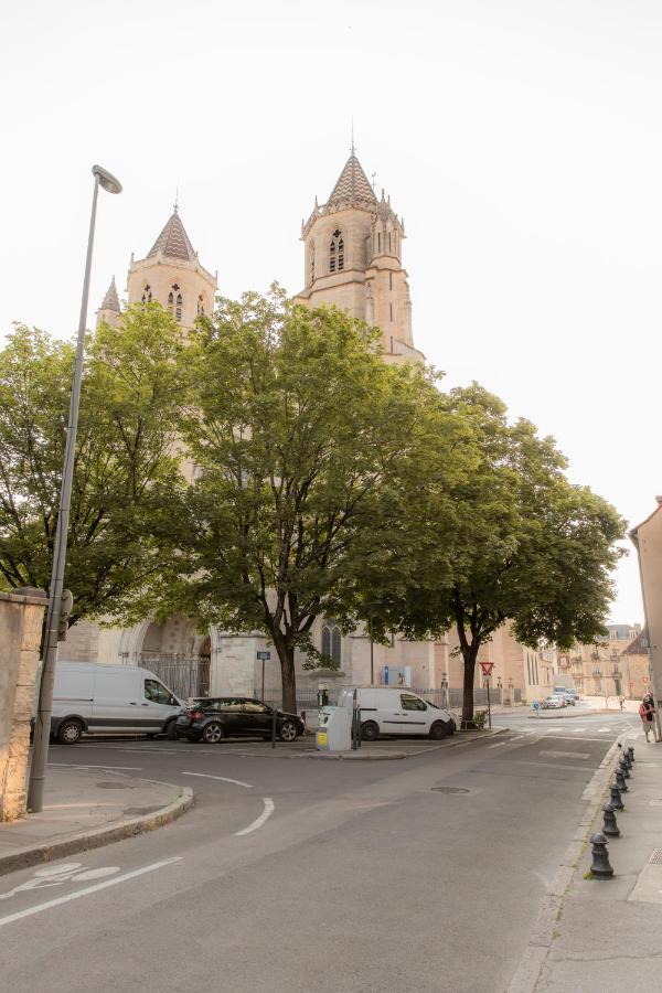 Suite Montrachet 4 Personnes Vue Cathedrale 1 Place De Parking Digione Esterno foto